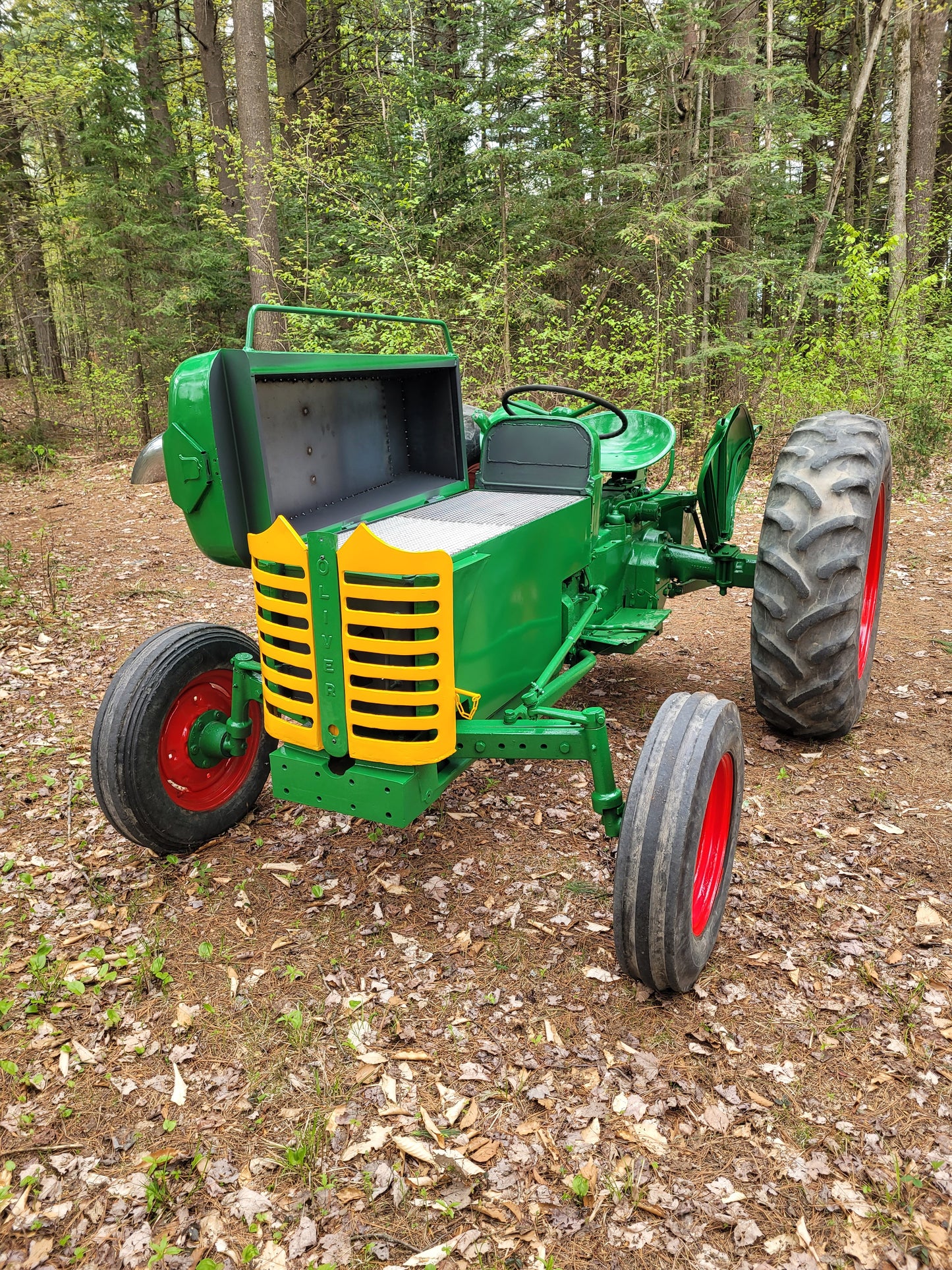 400015- TracteurBBQ Oliver Super 55