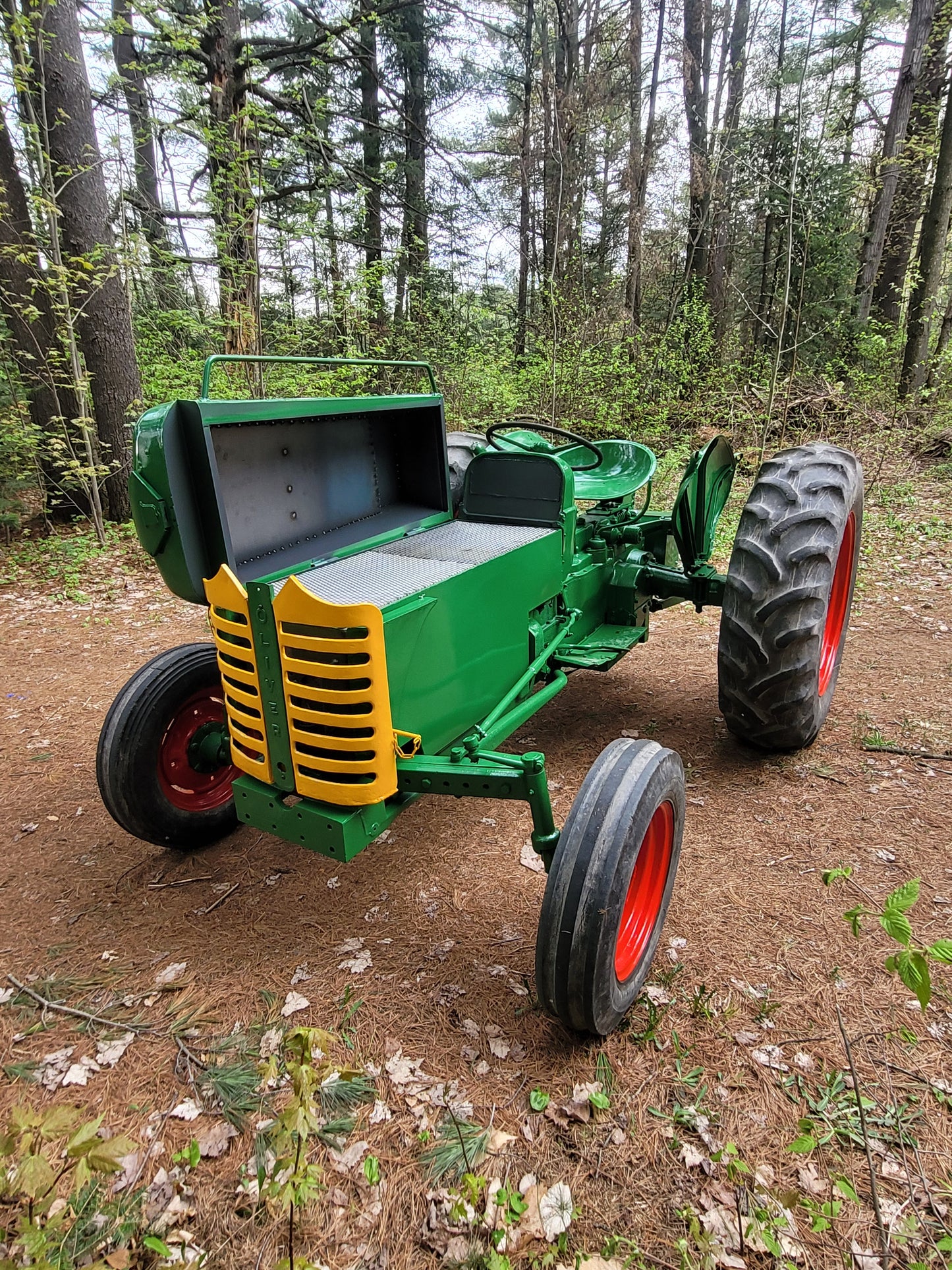 400015- TracteurBBQ Oliver Super 55